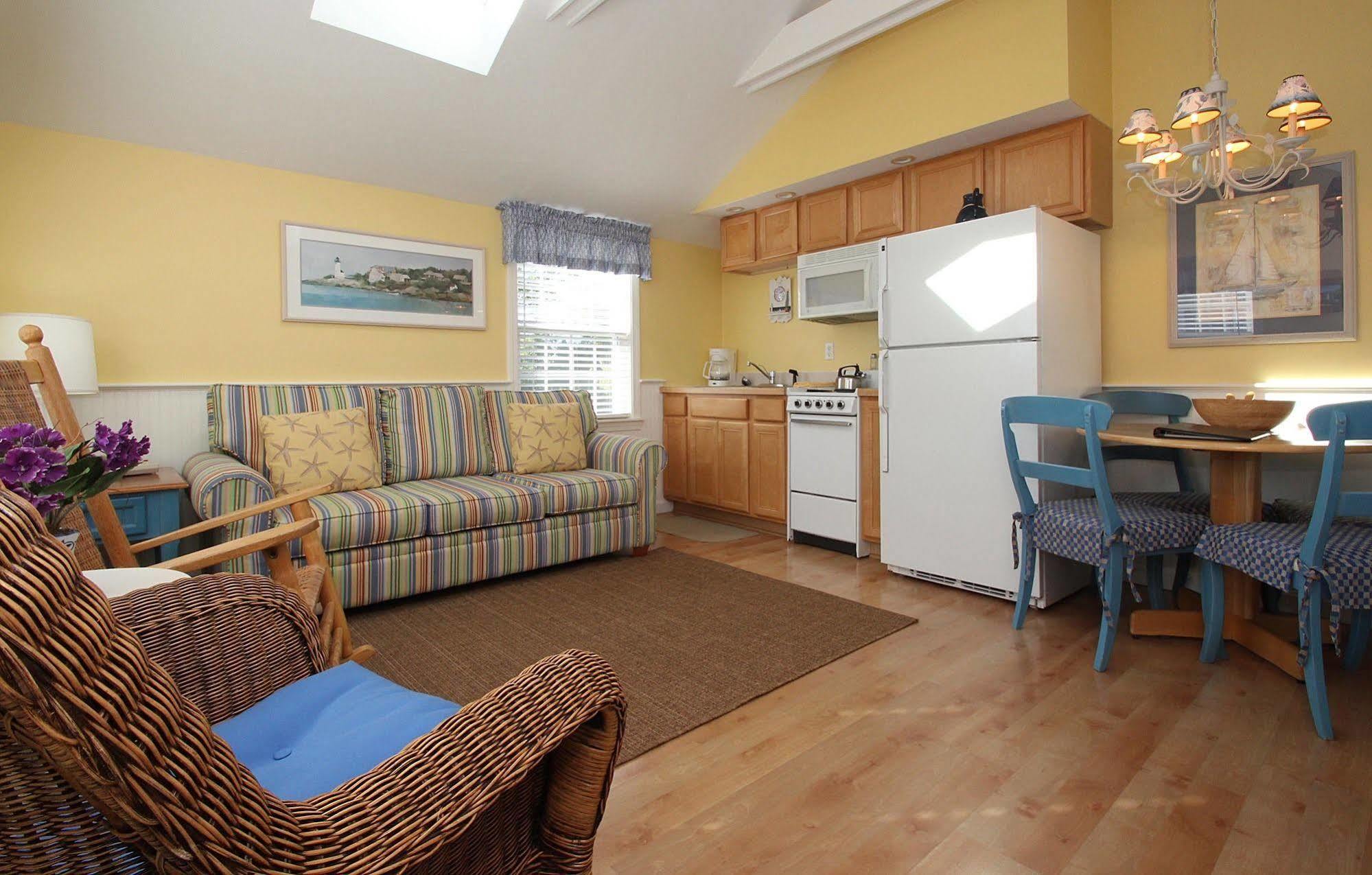 Colonial Acres Resort West Yarmouth Exteriör bild