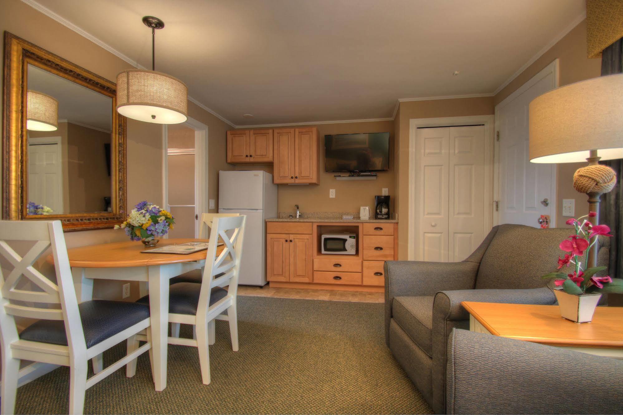 Colonial Acres Resort West Yarmouth Exteriör bild