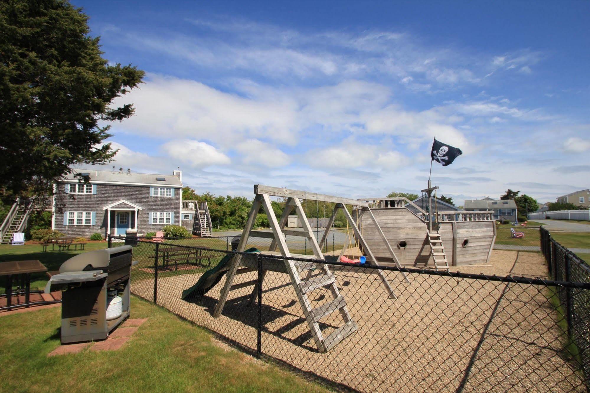 Colonial Acres Resort West Yarmouth Exteriör bild